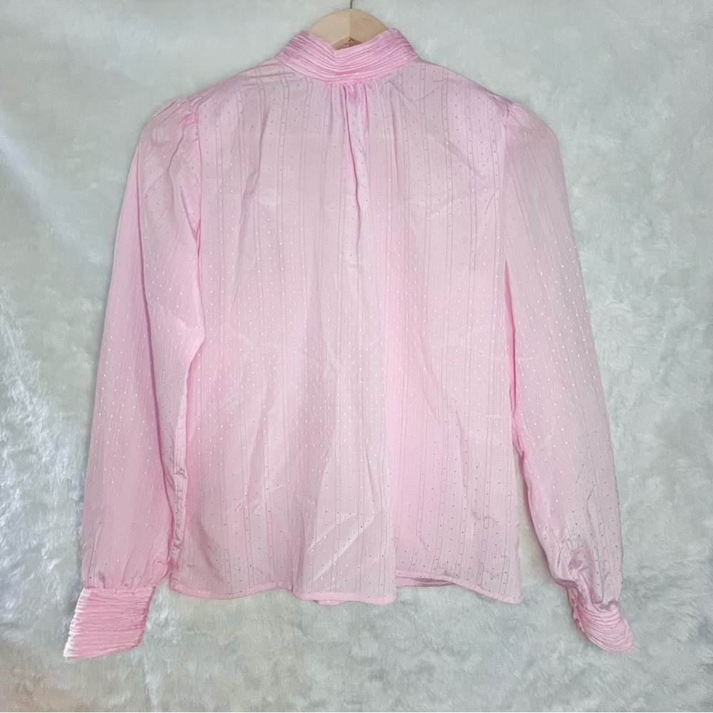 Vintage light pink blouse with ruffled cuffs and collar 🌸